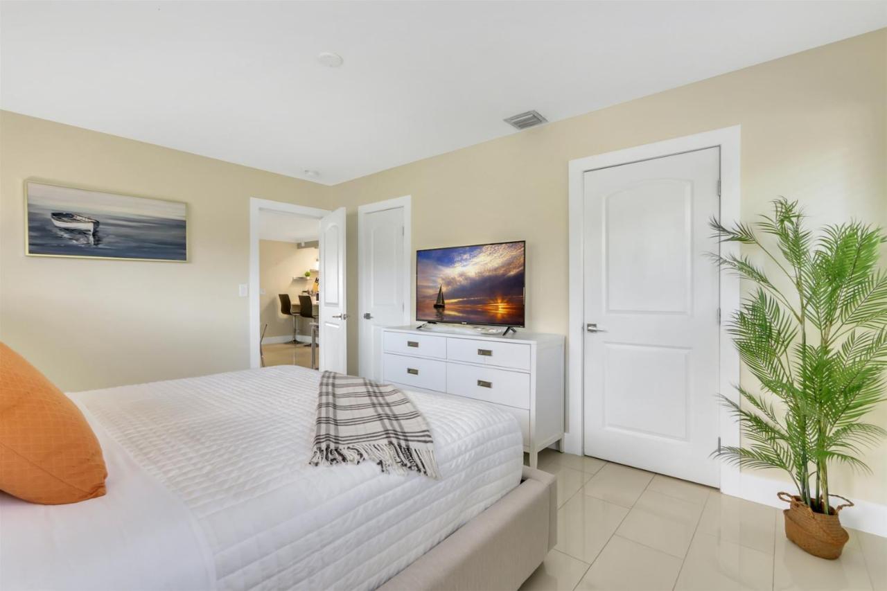 Bright Pompano Beach With Pool Access Екстер'єр фото