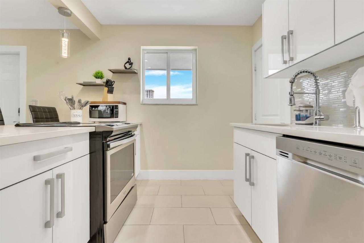 Bright Pompano Beach With Pool Access Екстер'єр фото